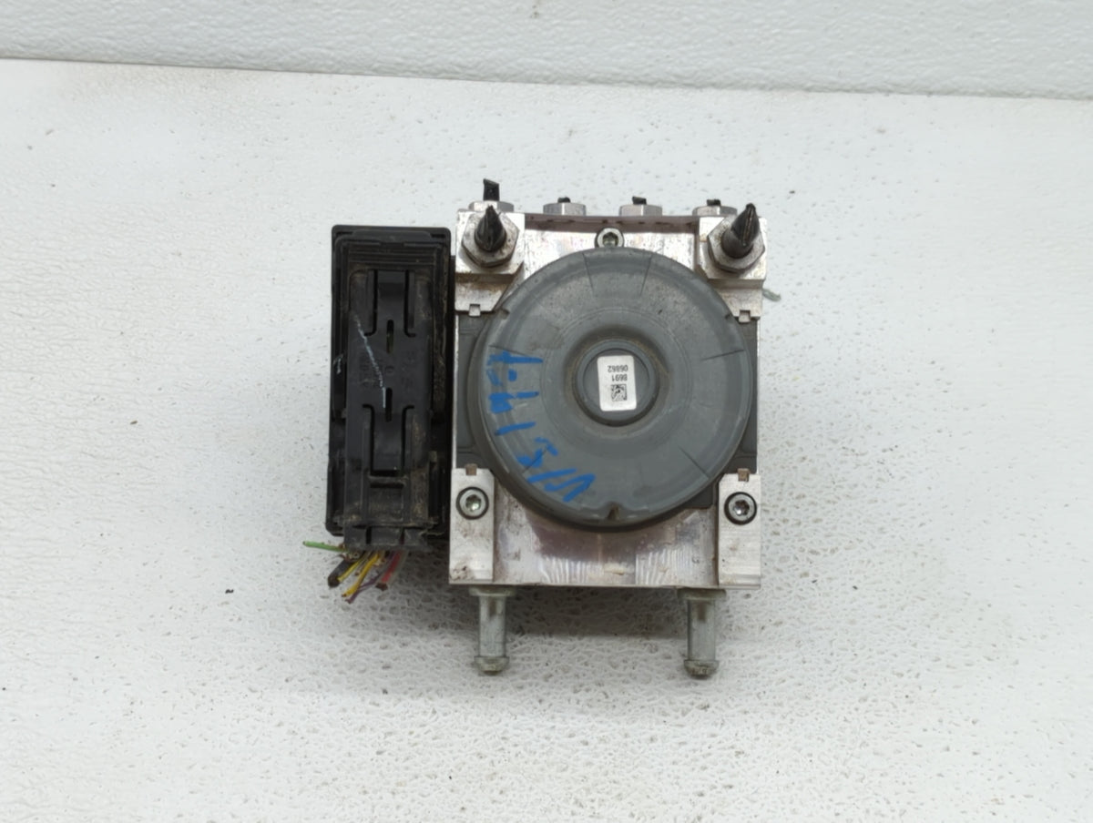 2015-2020 Ford Mustang Anti-Lock Brake ABS Pump Module Actuator OEM P/N:GR3C-2C405-BD FR3C-2C405-BE Fits OEM Used Auto Parts