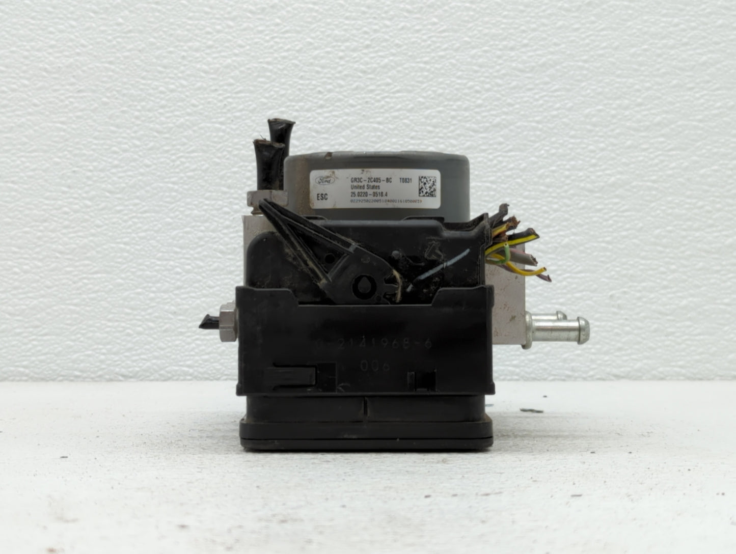 2015-2018 Ford Mustang ABS Pump Control Module Replacement P/N:GR3C-2C405-BD FR3C-2C405-BE Fits Fits 2015 2016 2017 2018 OEM