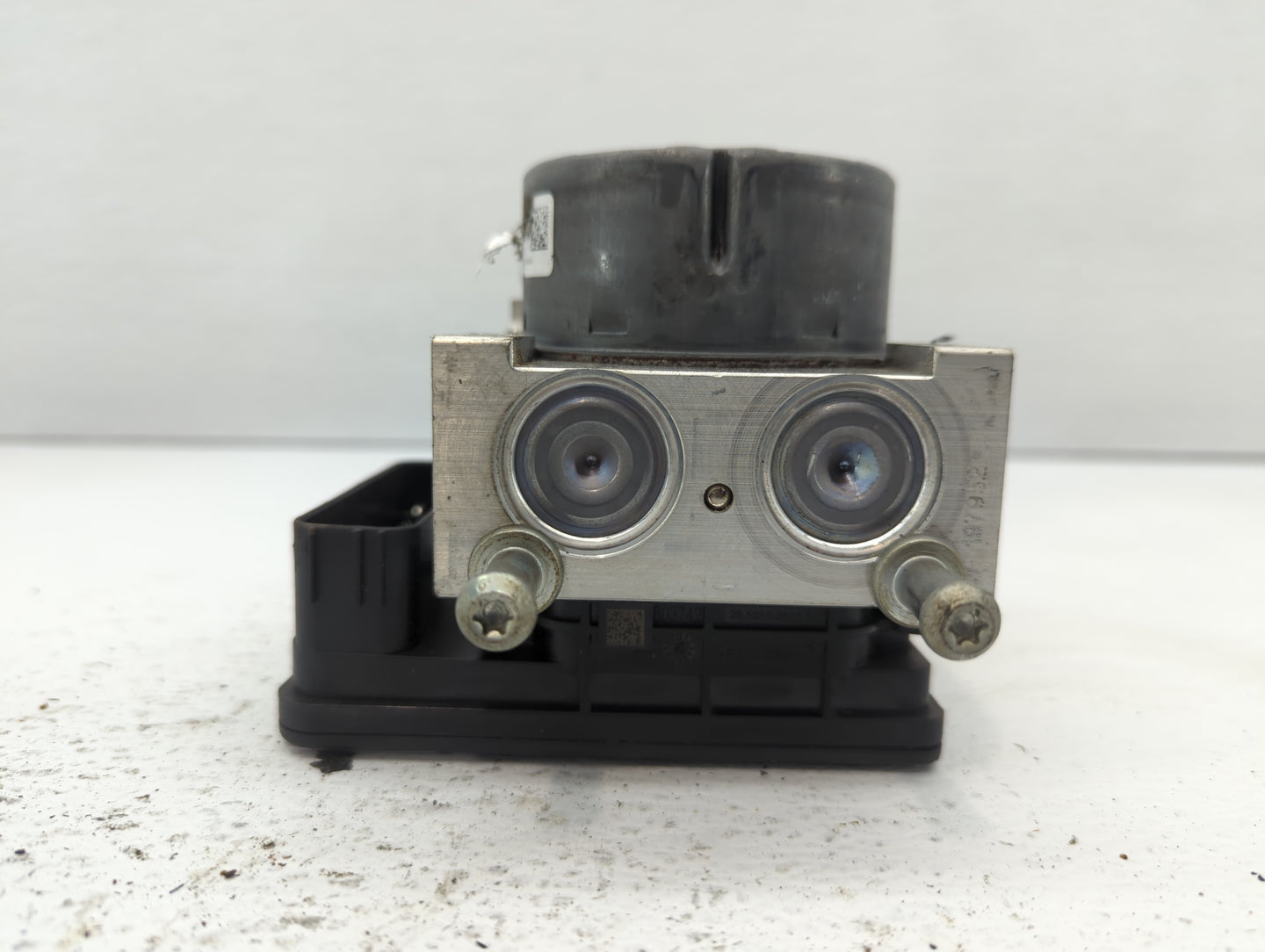 2015-2020 Ford Mustang ABS Pump Control Module Replacement P/N:GR3C-2C405-BB GR3C-2C405-BD Fits Fits 2015 2016 2017 2018 201