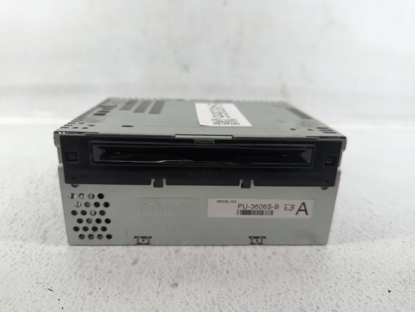 2015-2016 Ford Mustang Radio AM FM Cd Player Receiver Replacement P/N:FR3T-19C107-JJ Fits Fits 2015 2016 OEM Used Auto Parts