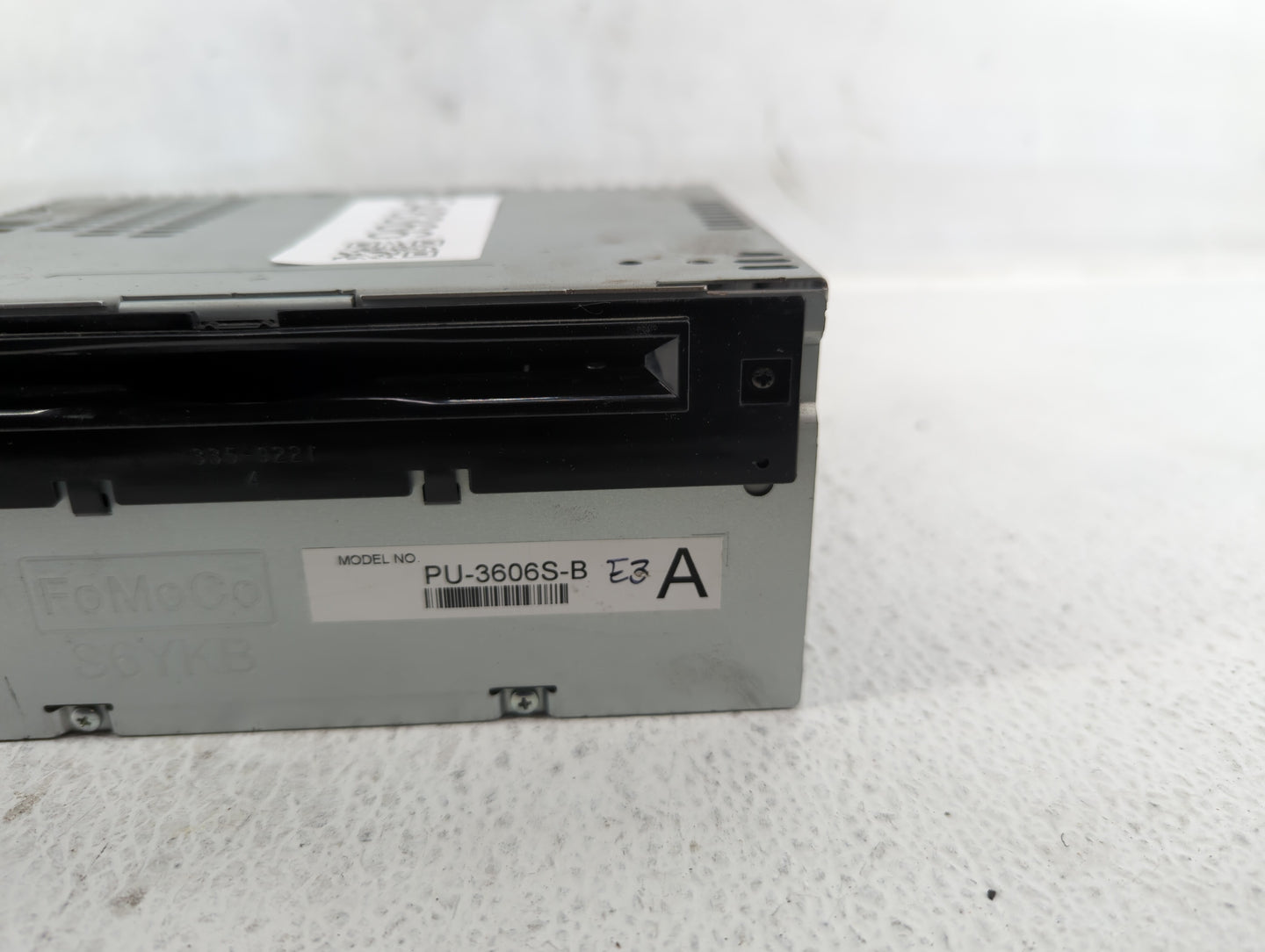 2015-2016 Ford Mustang Radio AM FM Cd Player Receiver Replacement P/N:FR3T-19C107-JJ Fits Fits 2015 2016 OEM Used Auto Parts