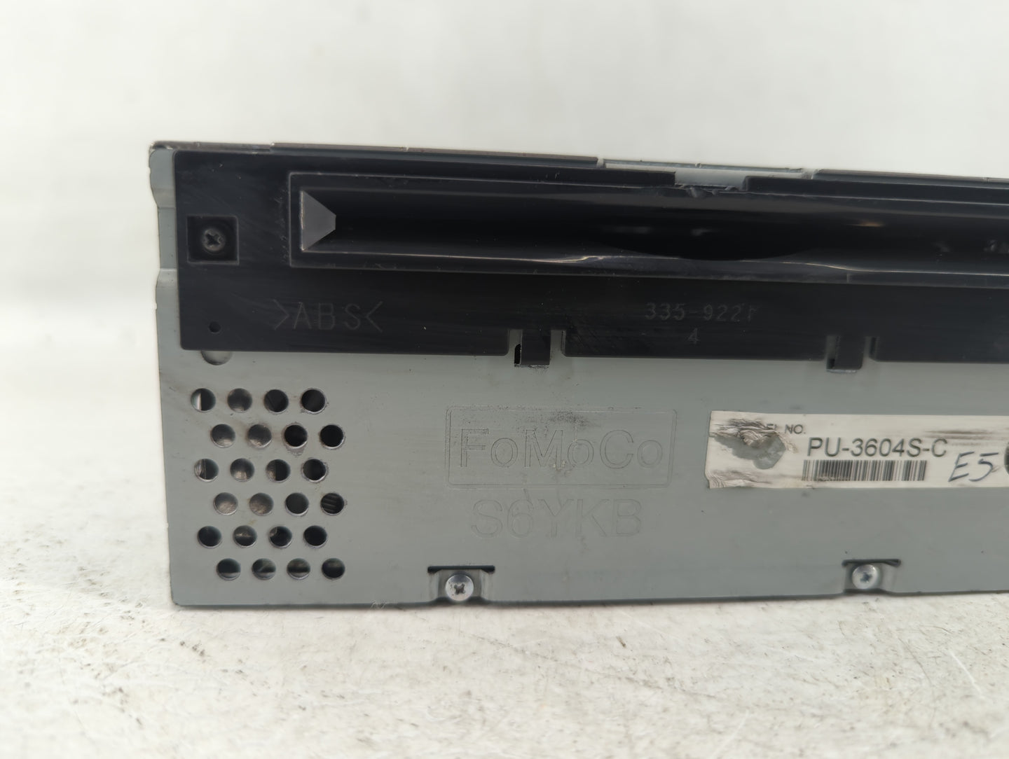 2016-2016 Ford Mustang Am Fm Cd Player Radio Receiver - Oemusedautoparts1.com