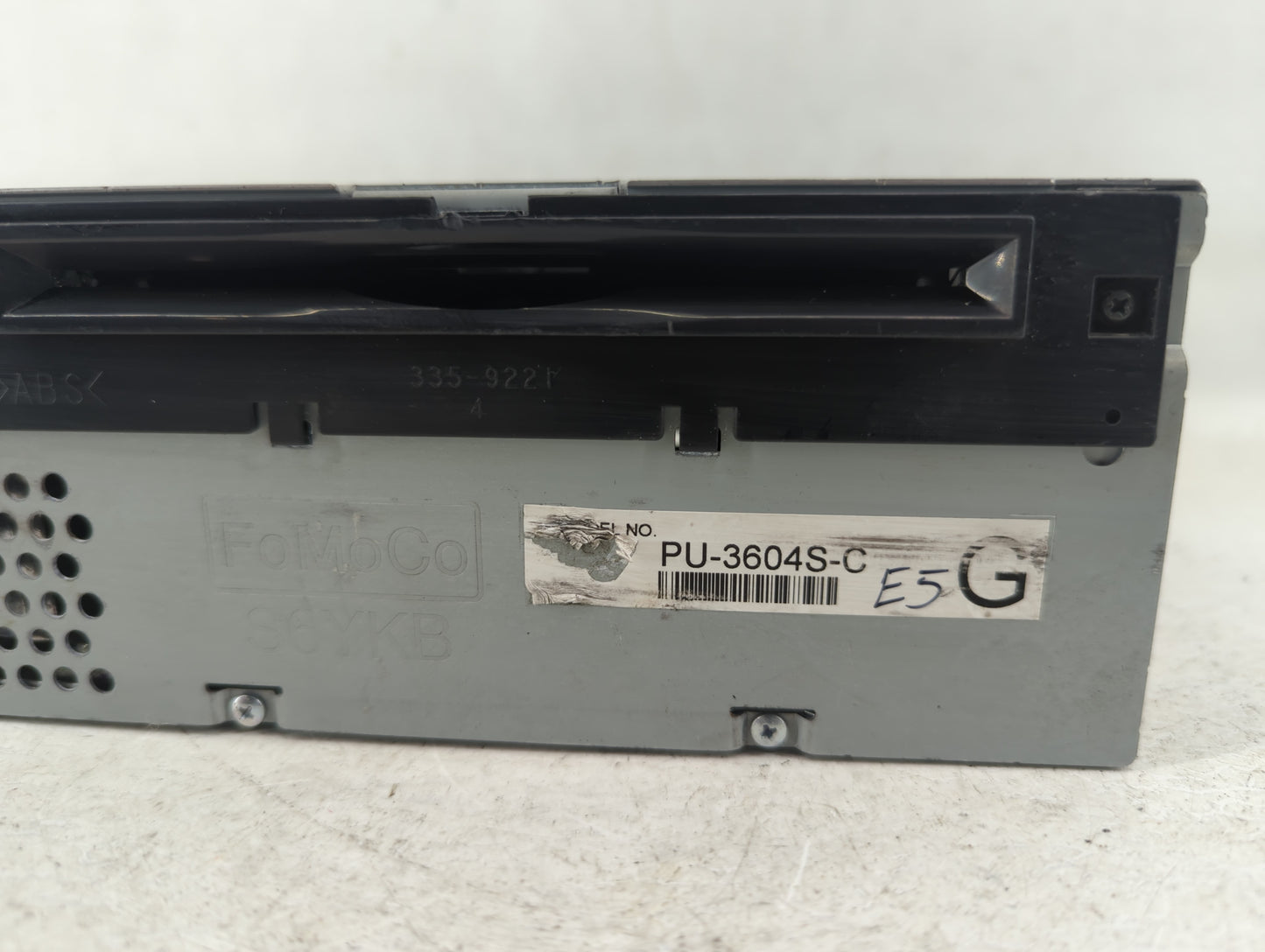 2016-2016 Ford Mustang Am Fm Cd Player Radio Receiver - Oemusedautoparts1.com