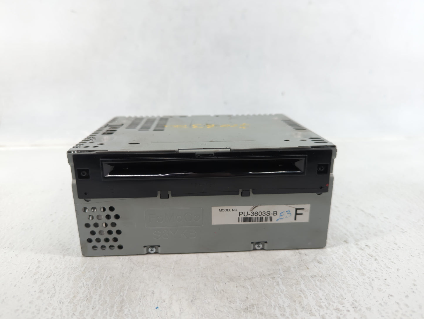 2015-2016 Ford Mustang Radio AM FM Cd Player Receiver Replacement P/N:FR3T-19C107-SE Fits Fits 2015 2016 OEM Used Auto Parts