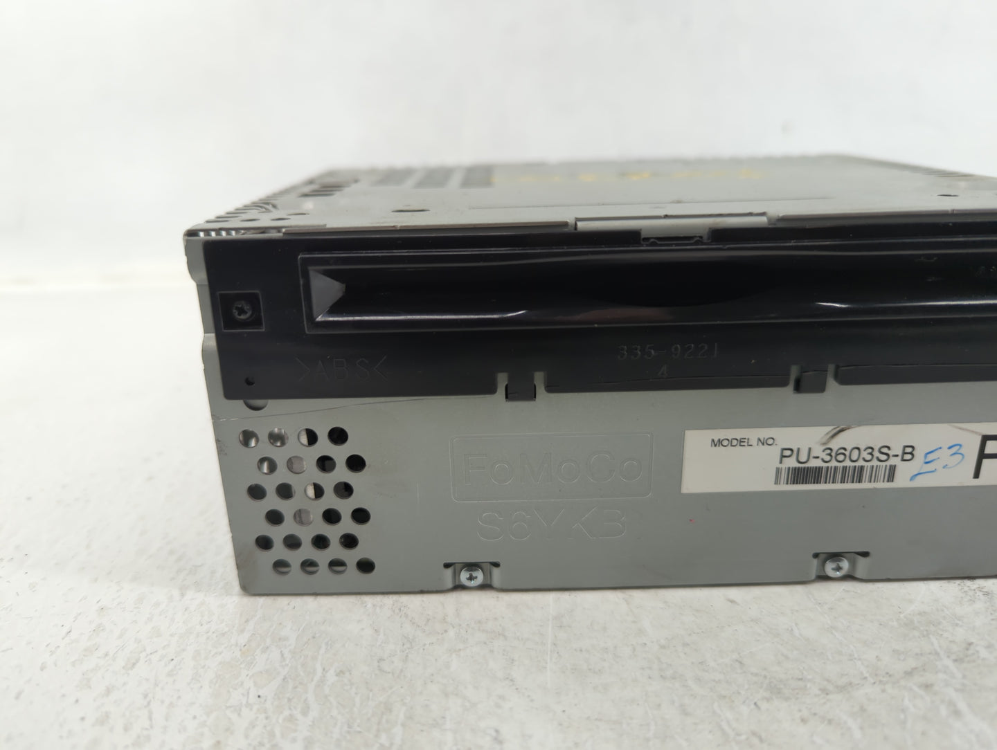 2015-2016 Ford Mustang Radio AM FM Cd Player Receiver Replacement P/N:FR3T-19C107-SE Fits Fits 2015 2016 OEM Used Auto Parts