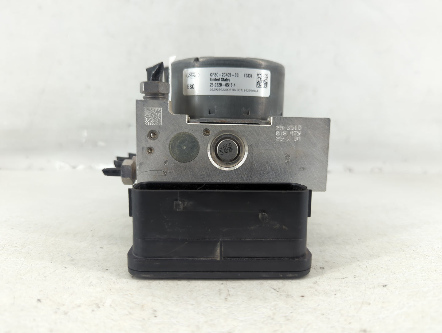 2015-2020 Ford Mustang ABS Pump Control Module Replacement P/N:GR3C-2C405-BC GR3C-2C405-BE Fits Fits 2015 2016 2017 2018 201