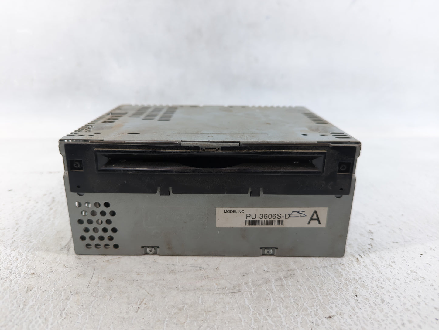 2016-2017 Ford Mustang Am Fm Cd Player Radio Receiver - Oemusedautoparts1.com