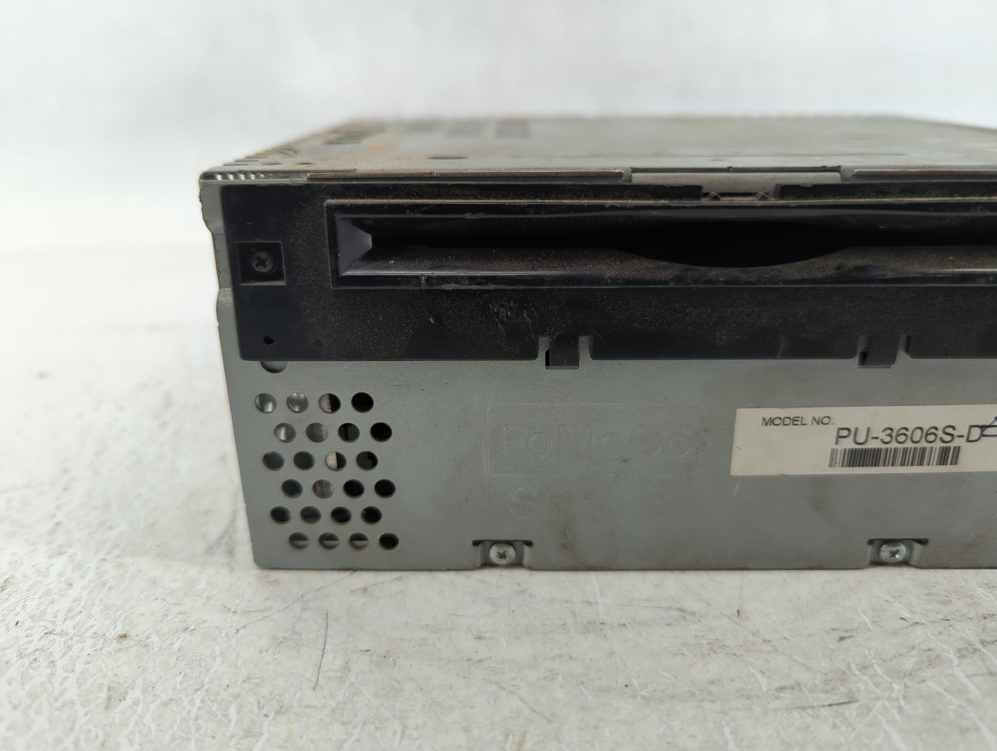 2016-2017 Ford Mustang Am Fm Cd Player Radio Receiver - Oemusedautoparts1.com