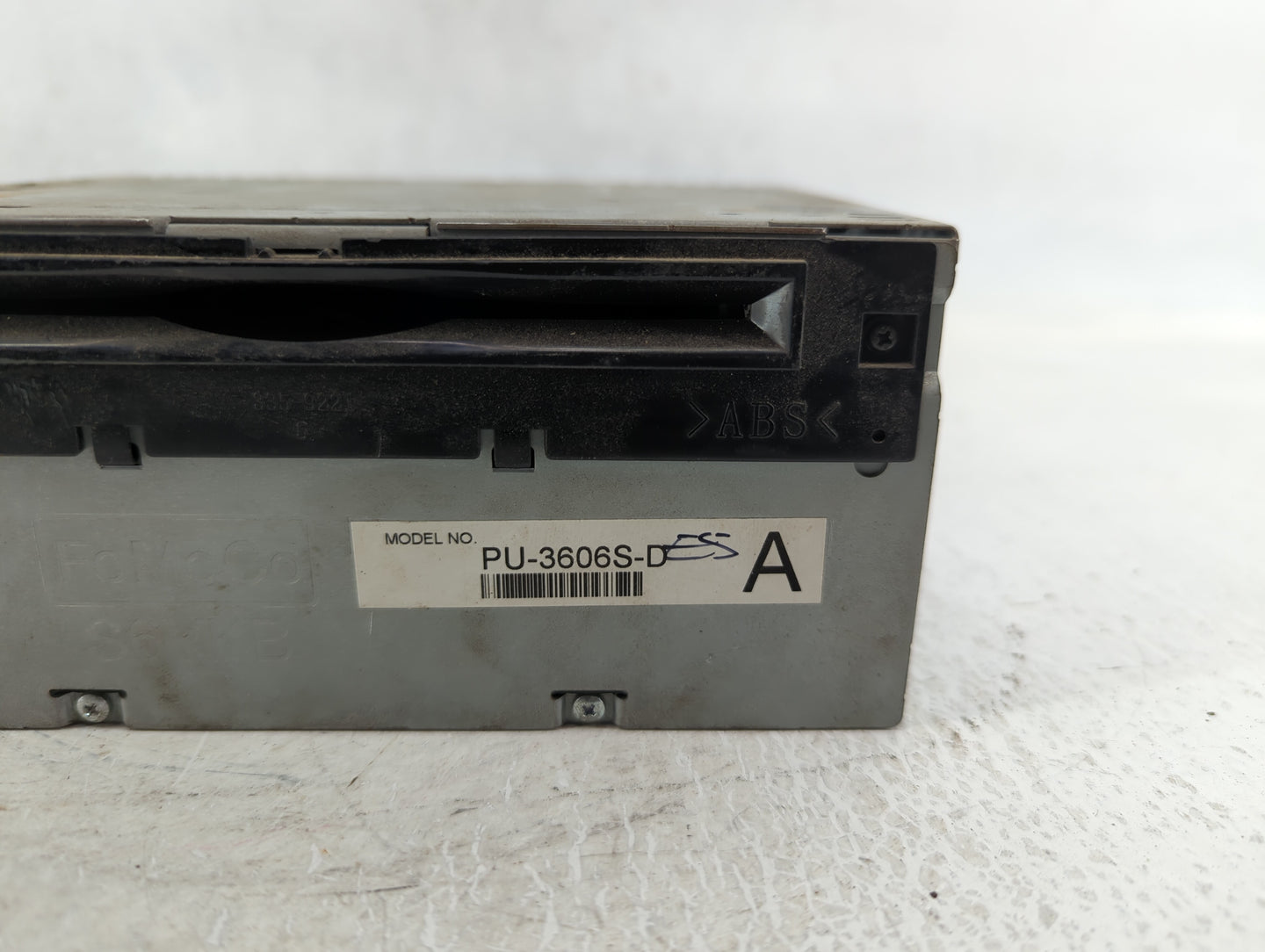 2016-2017 Ford Mustang Am Fm Cd Player Radio Receiver - Oemusedautoparts1.com