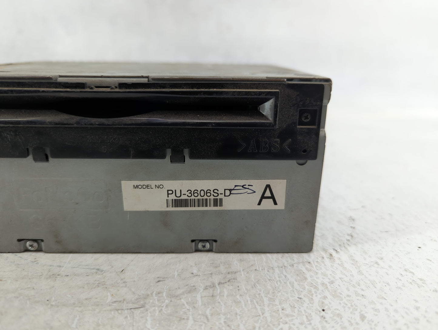 2016-2017 Ford Mustang Am Fm Cd Player Radio Receiver - Oemusedautoparts1.com