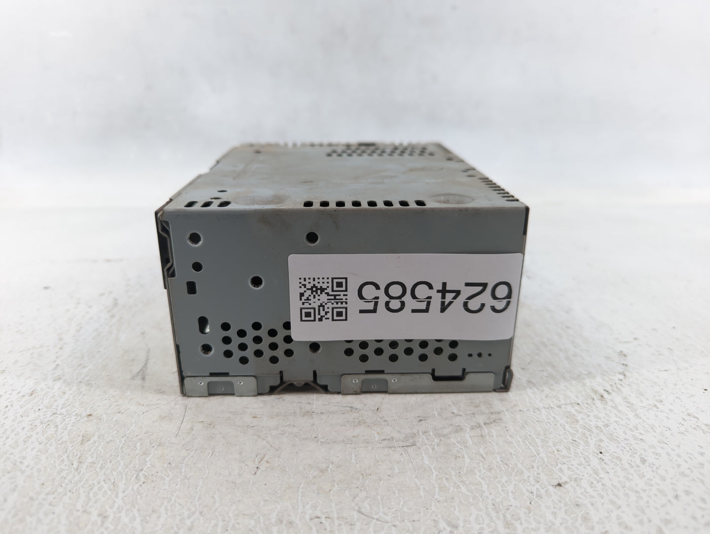 2016-2017 Ford Mustang Am Fm Cd Player Radio Receiver - Oemusedautoparts1.com