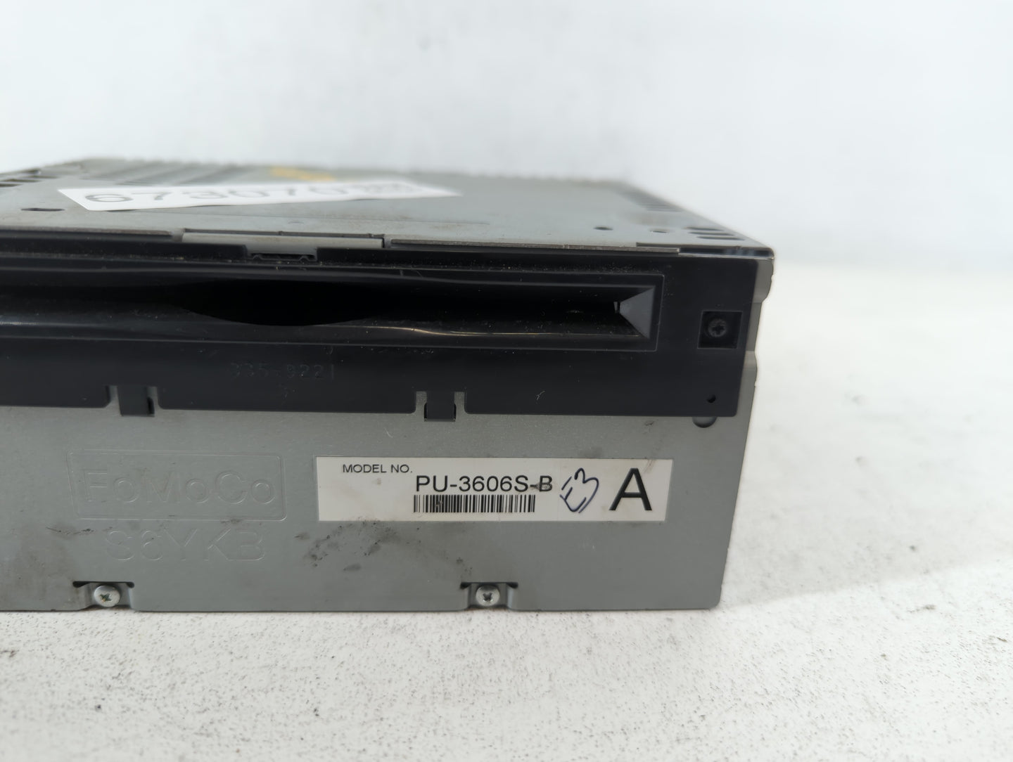 2015-2016 Ford Mustang Radio AM FM Cd Player Receiver Replacement P/N:FR3T-19C107-JJ Fits Fits 2015 2016 OEM Used Auto Parts