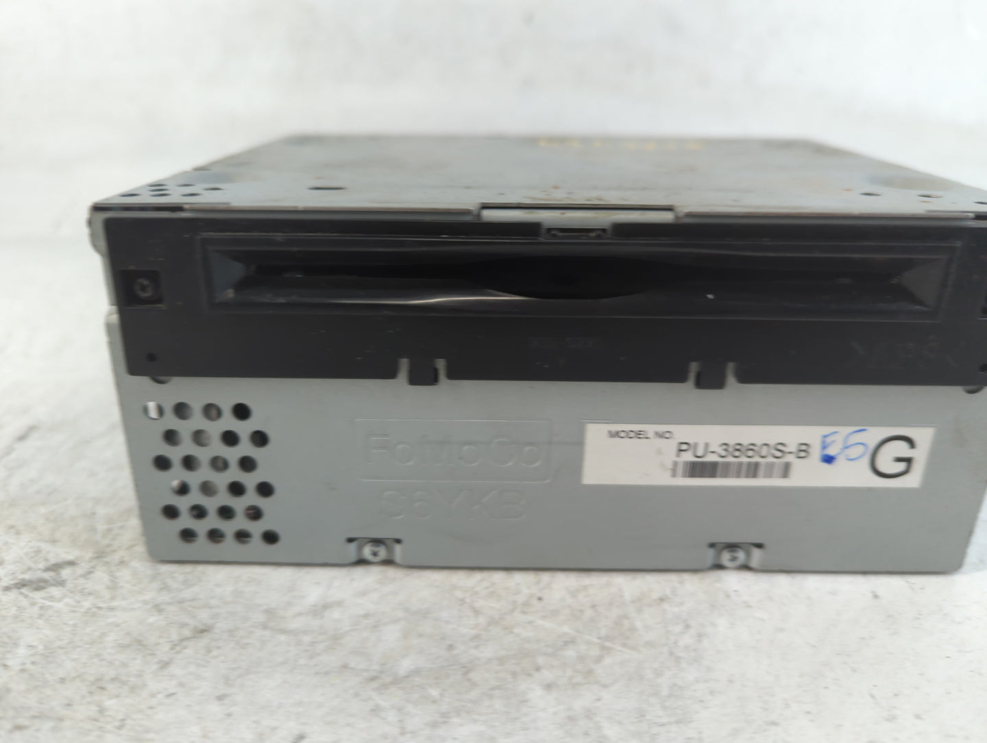 2016 Ford Mustang Radio AM FM Cd Player Receiver Replacement P/N:GR3T-19C107-MC Fits OEM Used Auto Parts - Oemusedautoparts1