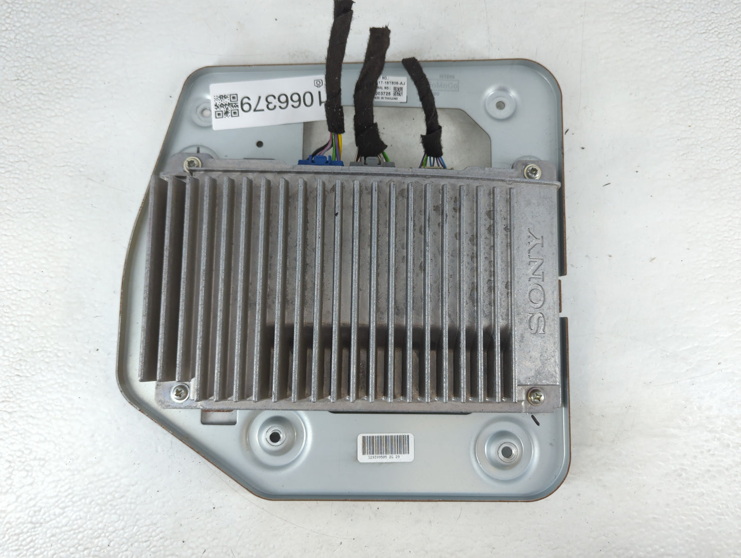 2016 Ford Taurus Radio Speaker Amplifier Dg1t-18t806-aj|329399505 - Oemusedautoparts1.com