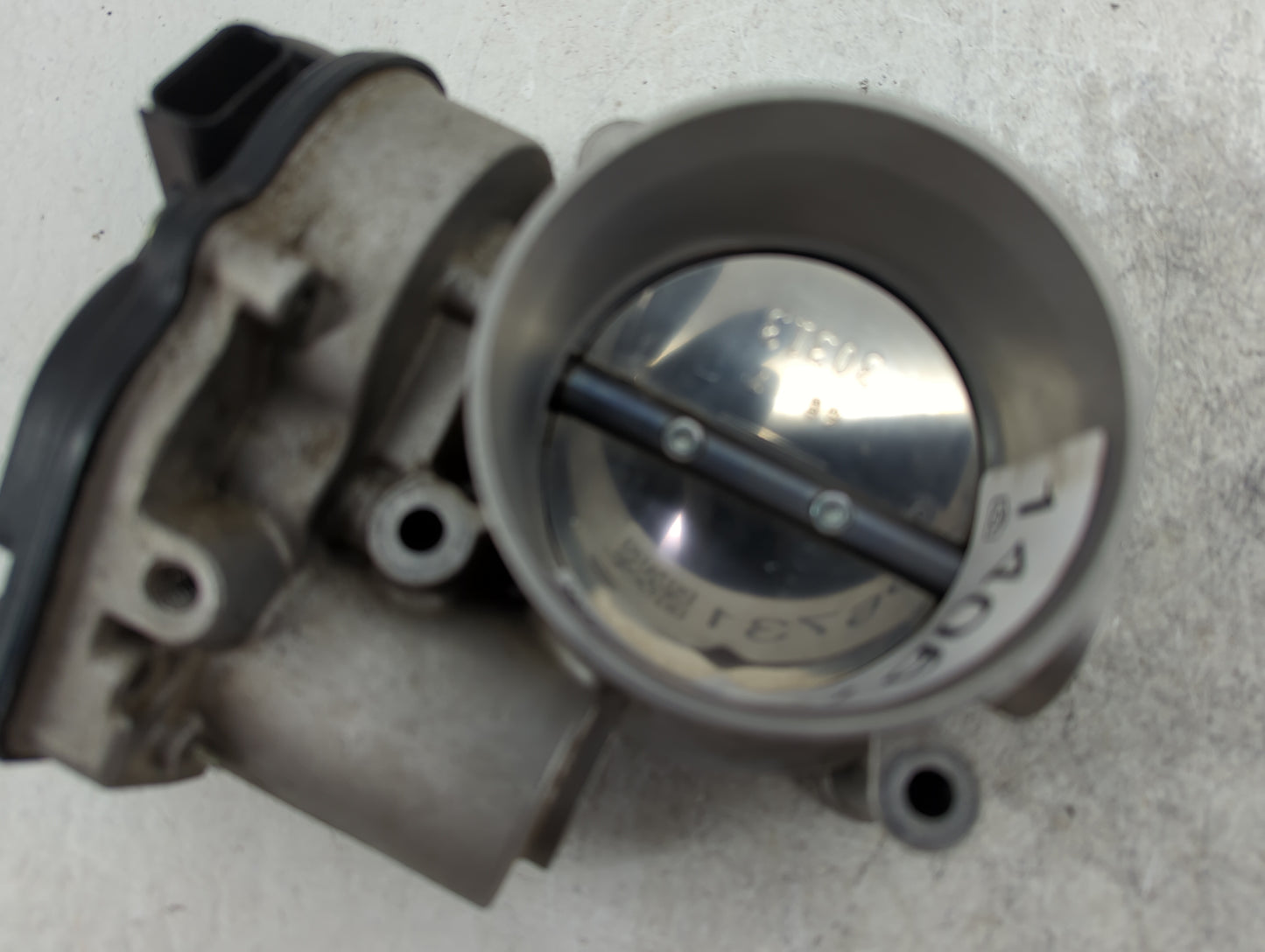 2013-2019 Ford Taurus Throttle Body Fits Fits 2011 2012 2013 2014 2015 2016 2017 2018 2019 OEM Used Auto Parts - Oemusedauto