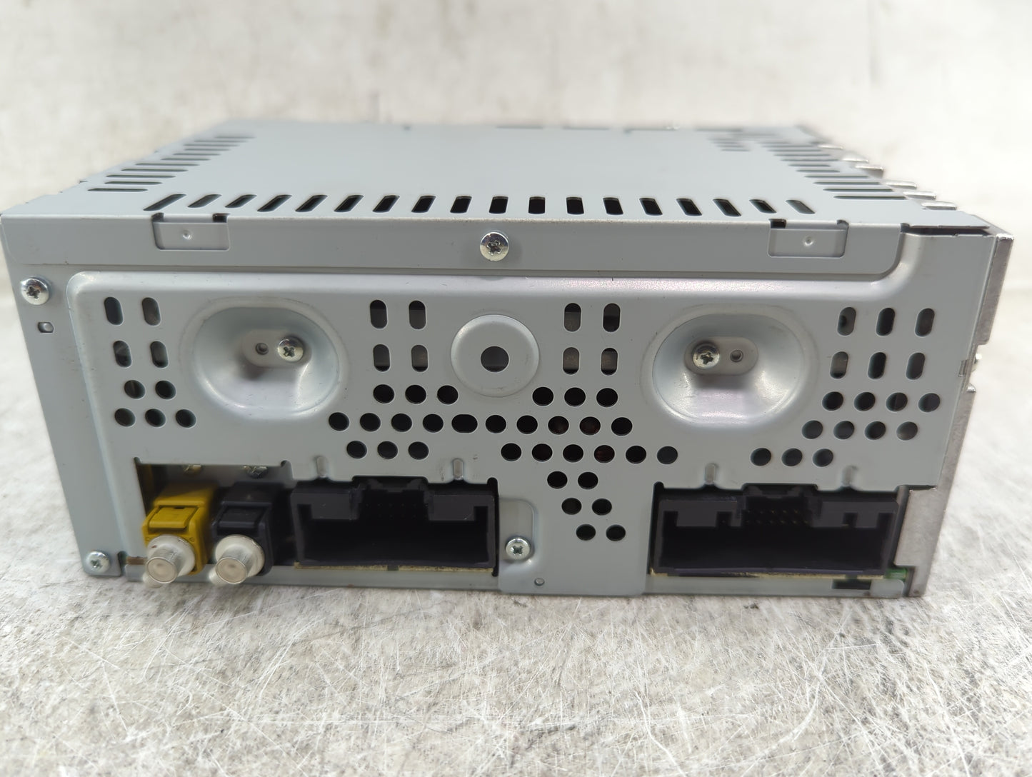 2016-2017 Ford Taurus Radio AM FM Cd Player Receiver Replacement P/N:DG1T-19C107-CG Fits Fits 2016 2017 OEM Used Auto Parts 