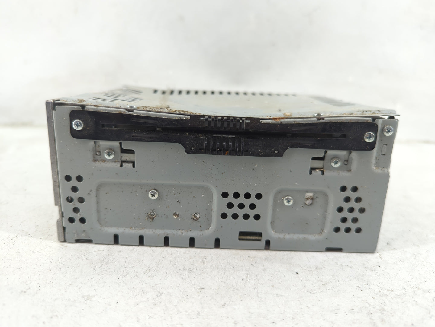 2016-2017 Ford Taurus Radio AM FM Cd Player Receiver Replacement P/N:CQ-FJ32E0UMH Fits Fits 2016 2017 OEM Used Auto Parts - 