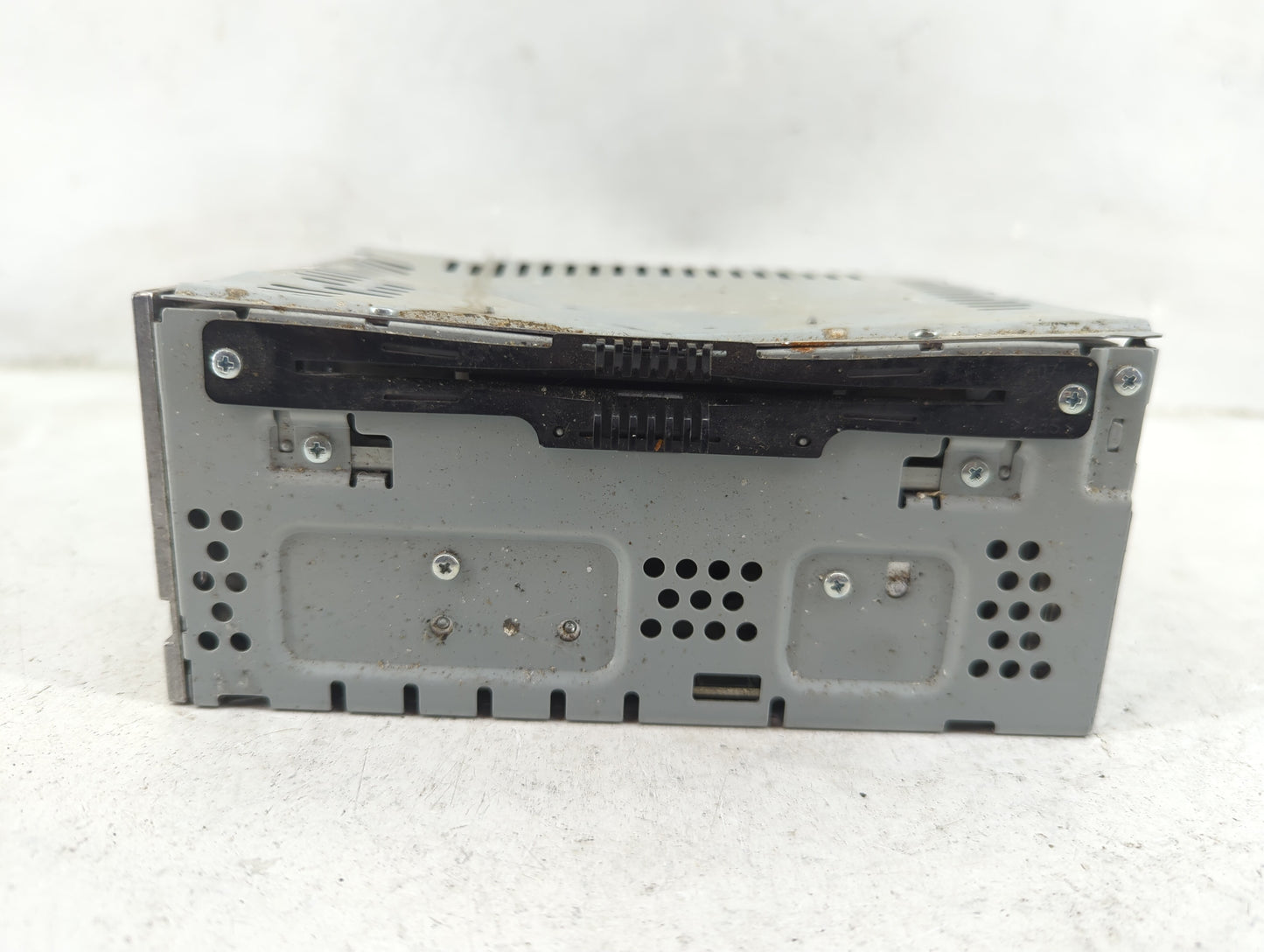 2016-2017 Ford Taurus Radio AM FM Cd Player Receiver Replacement P/N:CQ-FJ32E0UMH Fits Fits 2016 2017 OEM Used Auto Parts - 