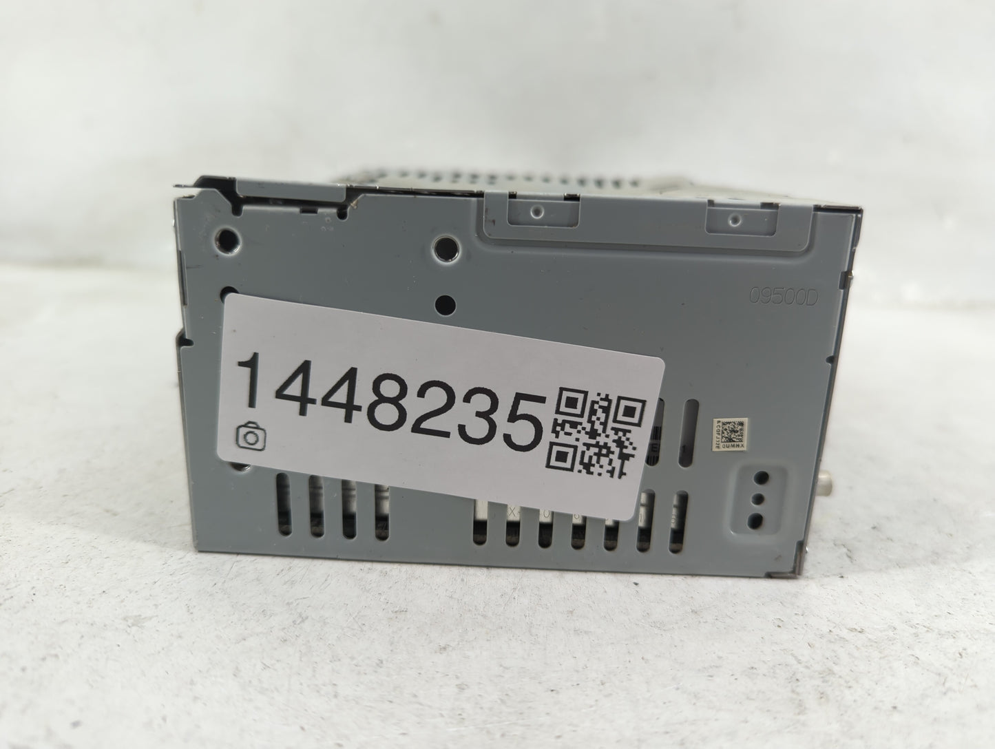 2016-2017 Ford Taurus Radio AM FM Cd Player Receiver Replacement P/N:CQ-FJ32E0UMH Fits Fits 2016 2017 OEM Used Auto Parts - 