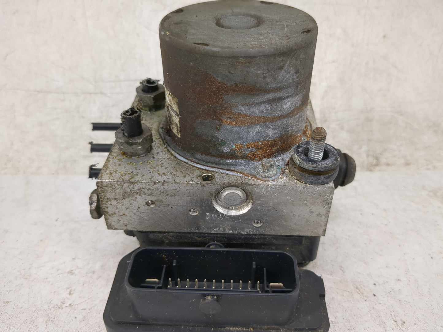 2014-2019 Ford Taurus ABS Pump Control Module Replacement P/N:FG13-2C405-A 2265106512 Fits Fits 2014 2015 2016 2017 2018 201
