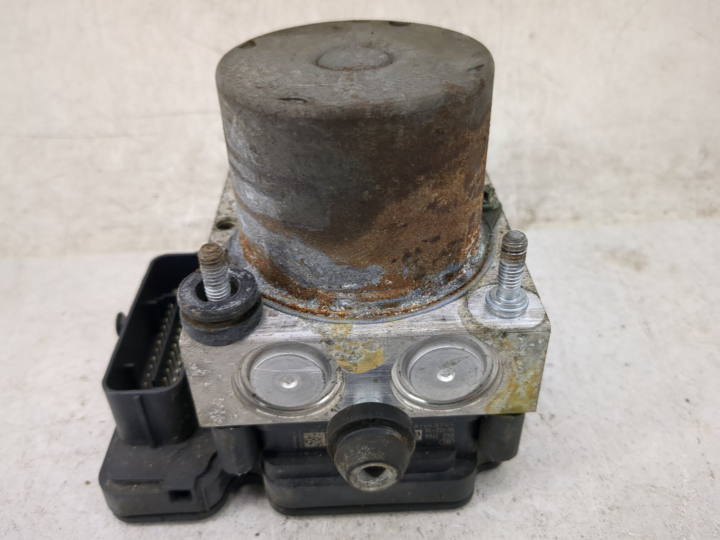 2014-2019 Ford Taurus ABS Pump Control Module Replacement P/N:FG13-2C405-A 2265106512 Fits Fits 2014 2015 2016 2017 2018 201