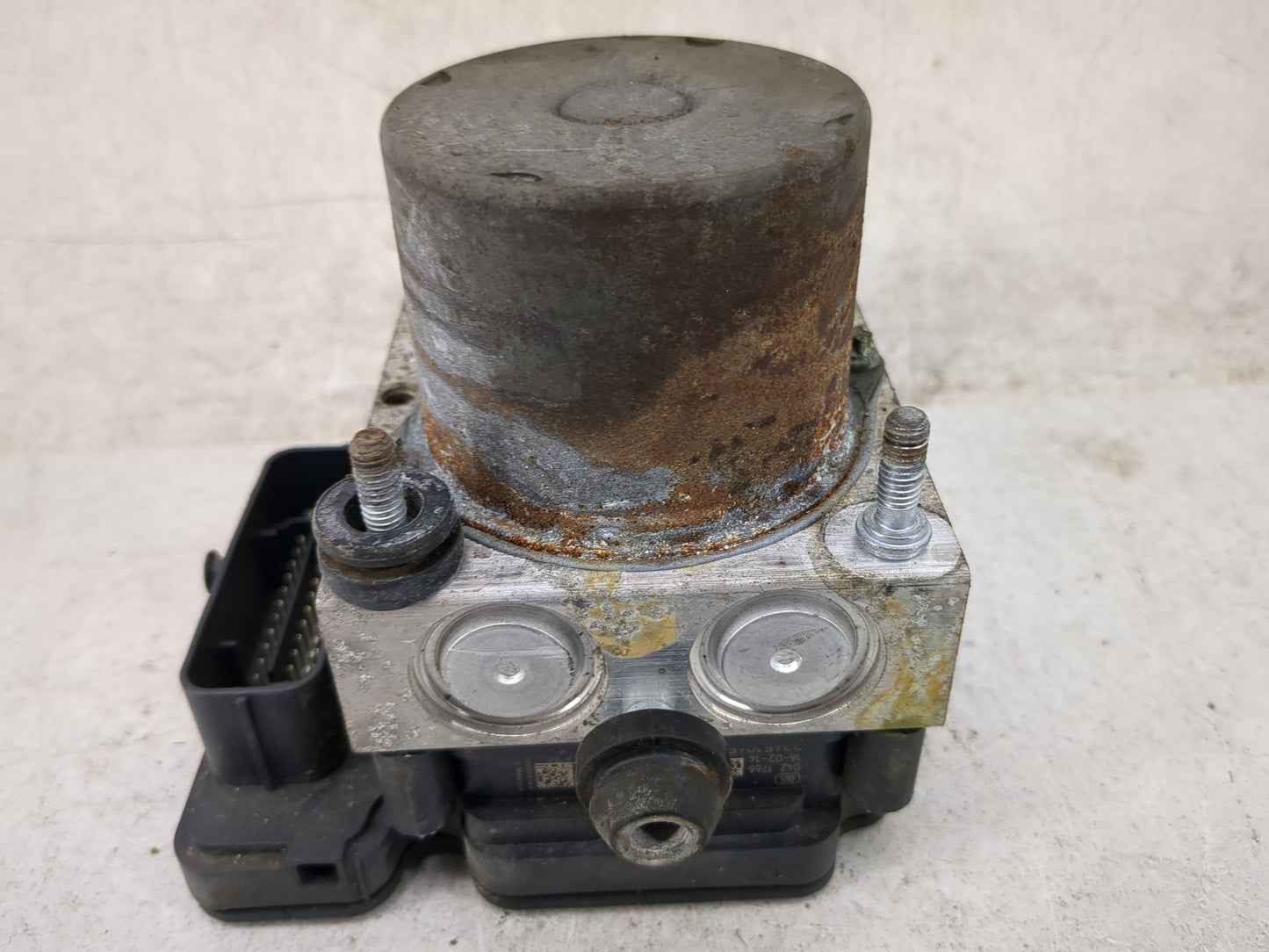 2014-2019 Ford Taurus ABS Pump Control Module Replacement P/N:FG13-2C405-A 2265106512 Fits Fits 2014 2015 2016 2017 2018 201