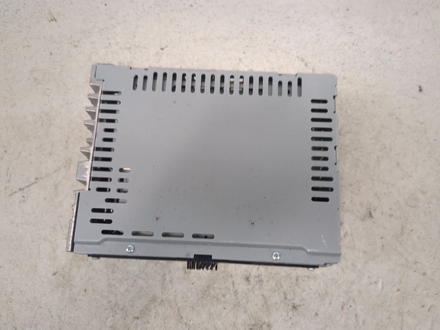 2016-2017 Ford Taurus Radio AM FM Cd Player Receiver Replacement Fits Fits 2016 2017 OEM Used Auto Parts - Oemusedautoparts1