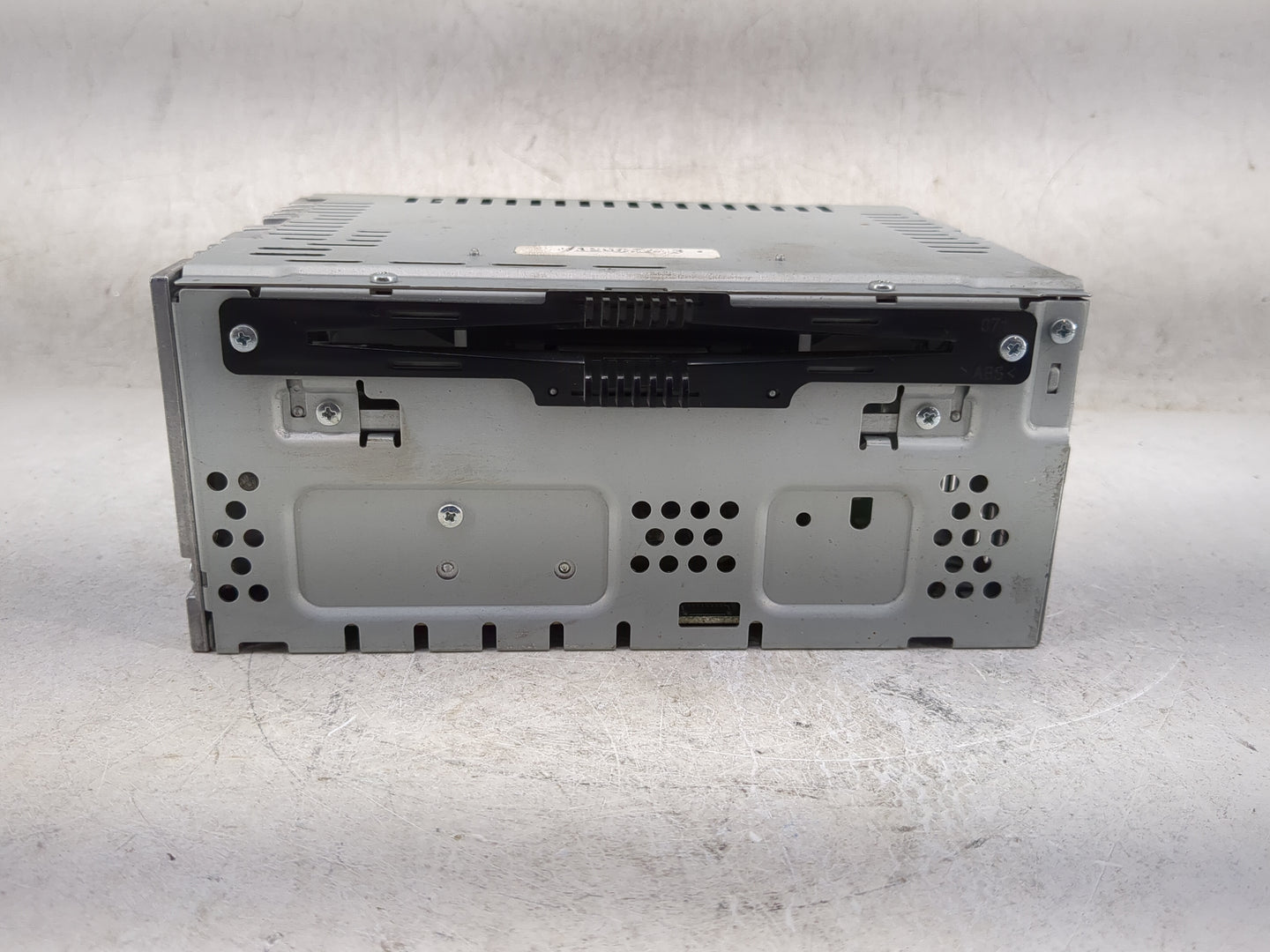 2016-2017 Ford Taurus Radio AM FM Cd Player Receiver Replacement P/N:DG1T-19C107-LD Fits Fits 2016 2017 OEM Used Auto Parts 
