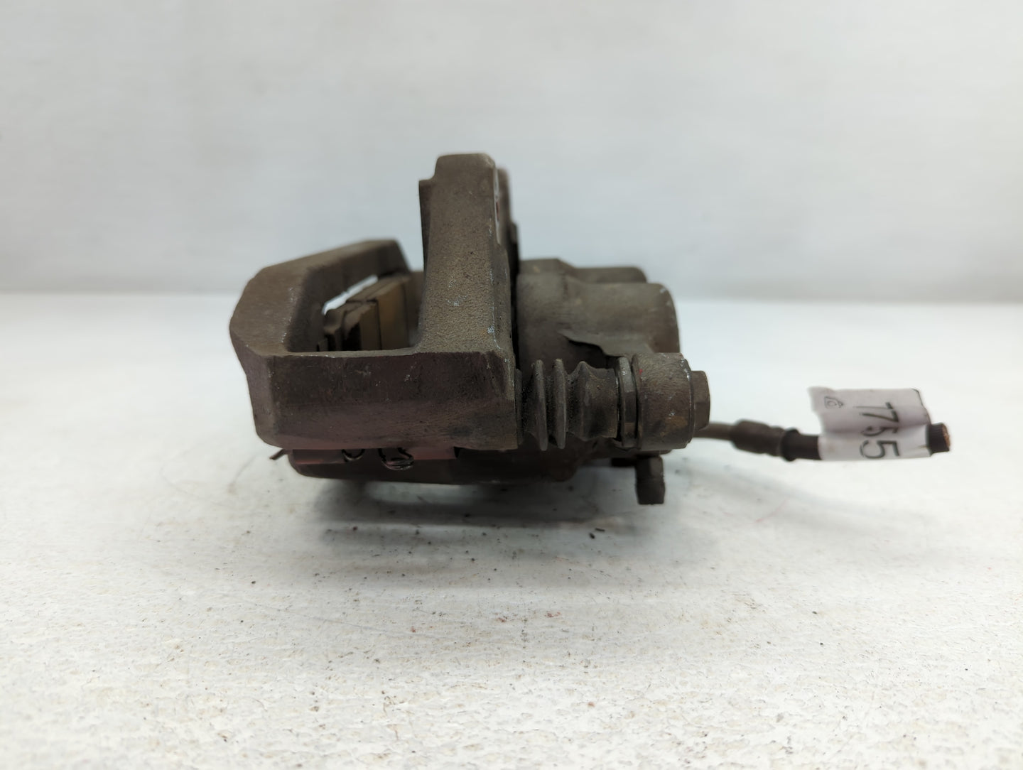 2013-2019 Ford Taurus Front Passenger Right Brake Caliper - Oemusedautoparts1.com