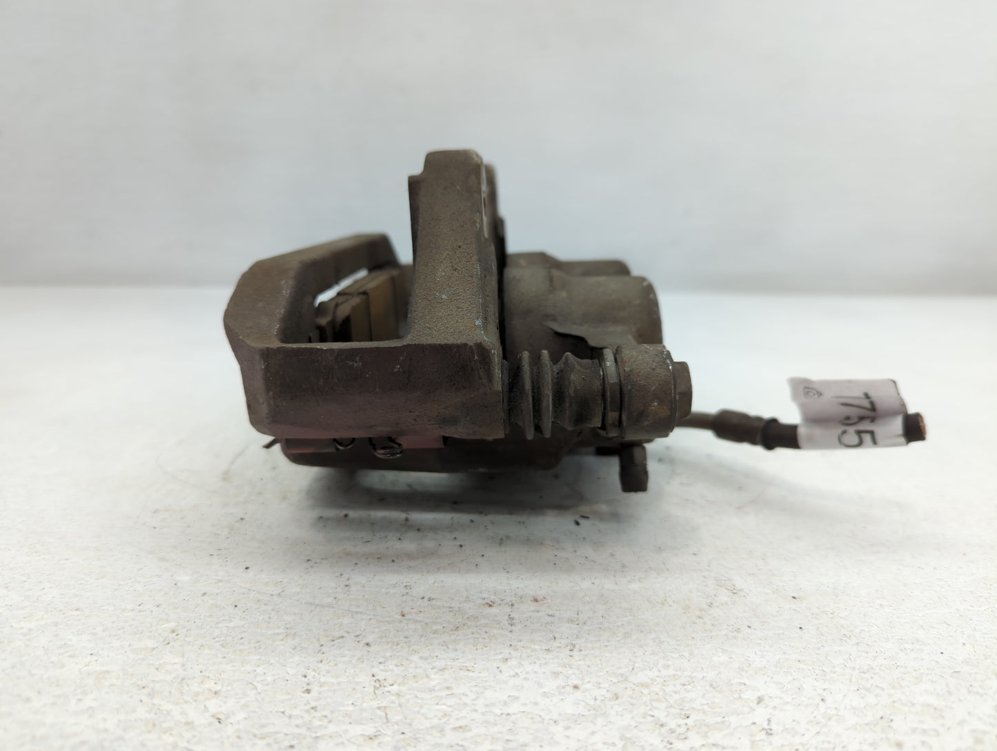 2013-2019 Ford Taurus Front Passenger Right Brake Caliper - Oemusedautoparts1.com