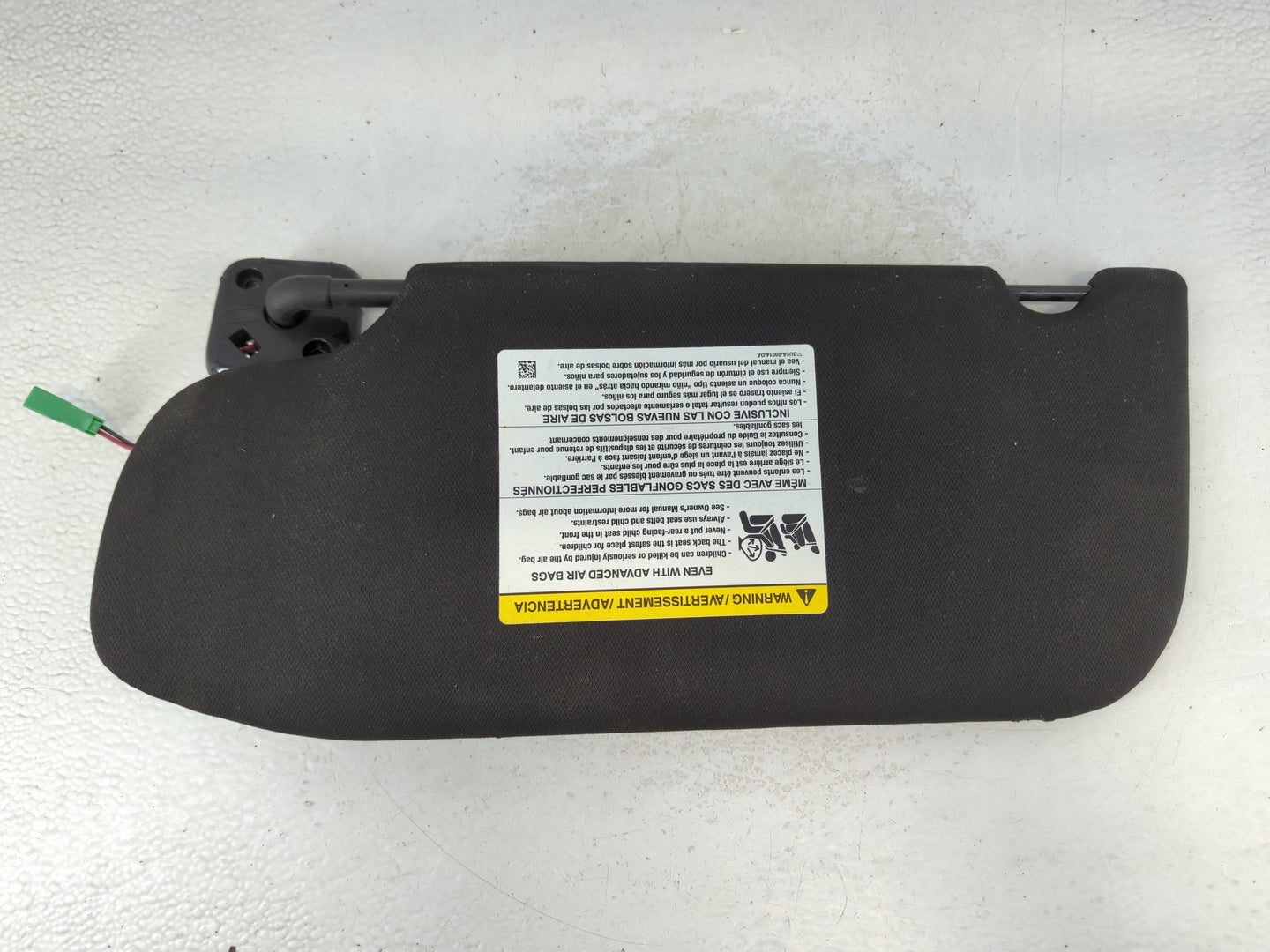 2013-2019 Ford Taurus Sun Visor Shade Replacement Passenger Right Mirror Fits OEM Used Auto Parts - Oemusedautoparts1.com