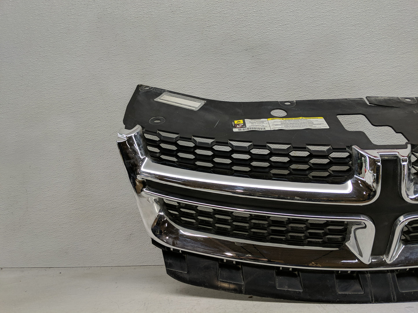 2015-2019 Ford Transit-250 Front Grille Bumper Not Included - Oemusedautoparts1.com