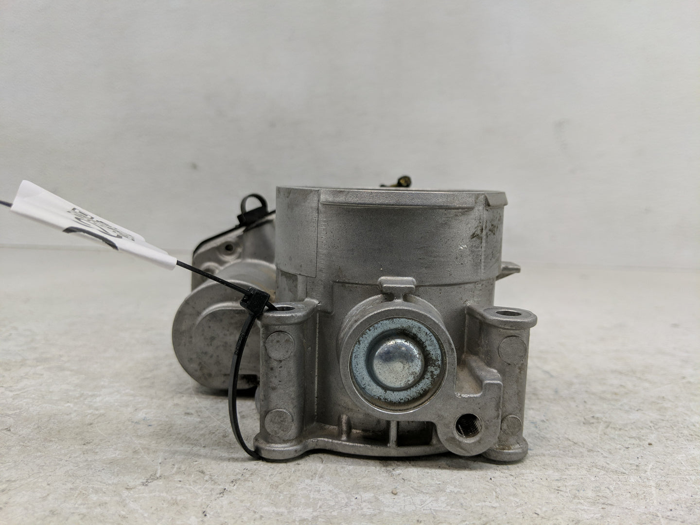 2015-2019 Ford Transit-250 Throttle Body Fits Fits 2011 2012 2013 2014 2015 2016 2017 2018 2019 OEM Used Auto Parts - Oemuse