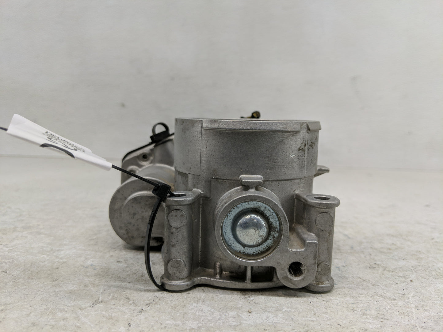 2015-2019 Ford Transit-250 Throttle Body Fits Fits 2011 2012 2013 2014 2015 2016 2017 2018 2019 OEM Used Auto Parts - Oemuse