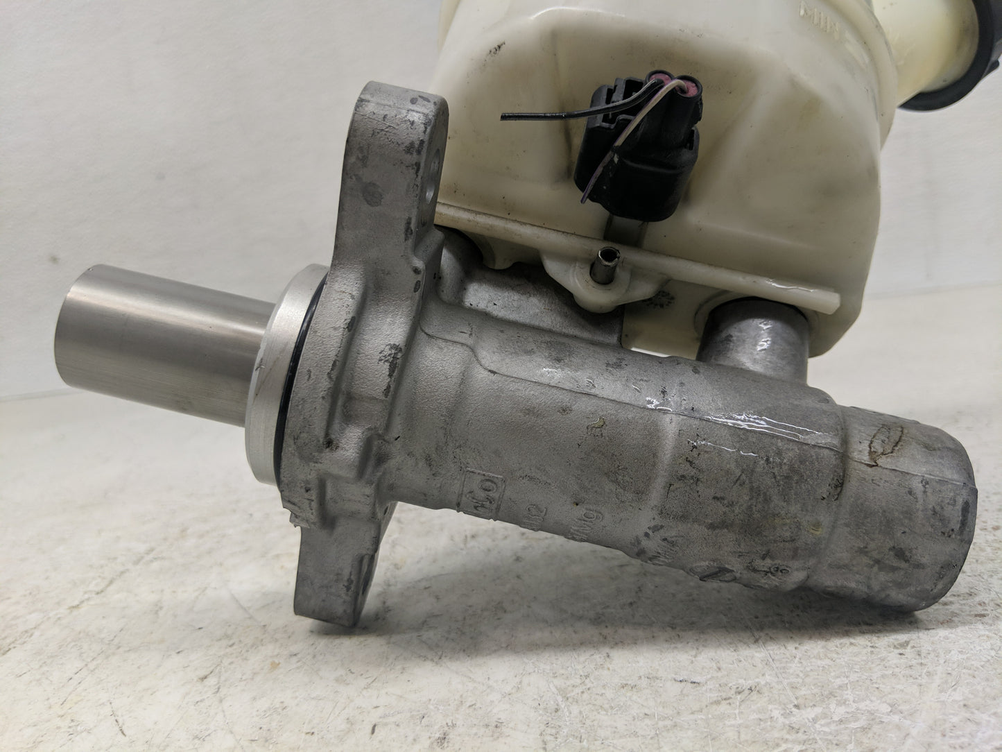 2015-2021 Ford Transit-250 Brake Master Cylinder - Oemusedautoparts1.com