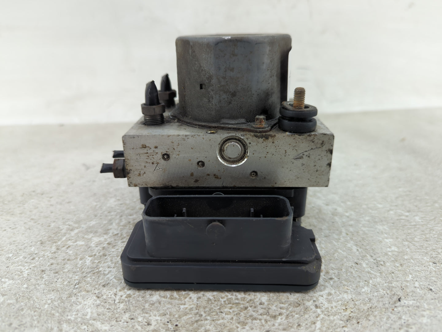 2015-2019 Ford Transit-250 ABS Pump Control Module Replacement P/N:EK412C405AA Fits Fits 2015 2016 2017 2018 2019 OEM Used A