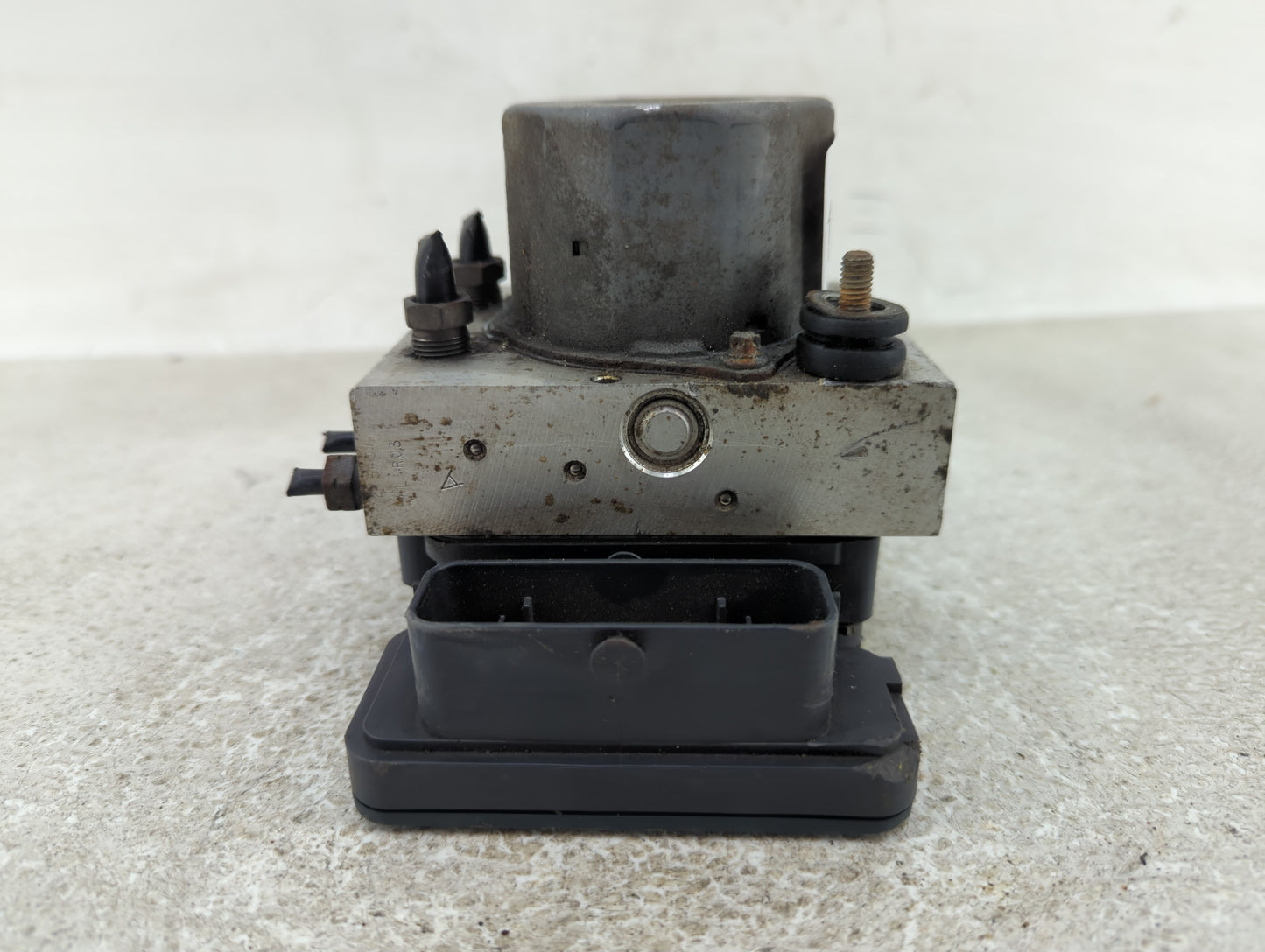 2015-2019 Ford Transit-250 ABS Pump Control Module Replacement P/N:EK412C405AA Fits Fits 2015 2016 2017 2018 2019 OEM Used A