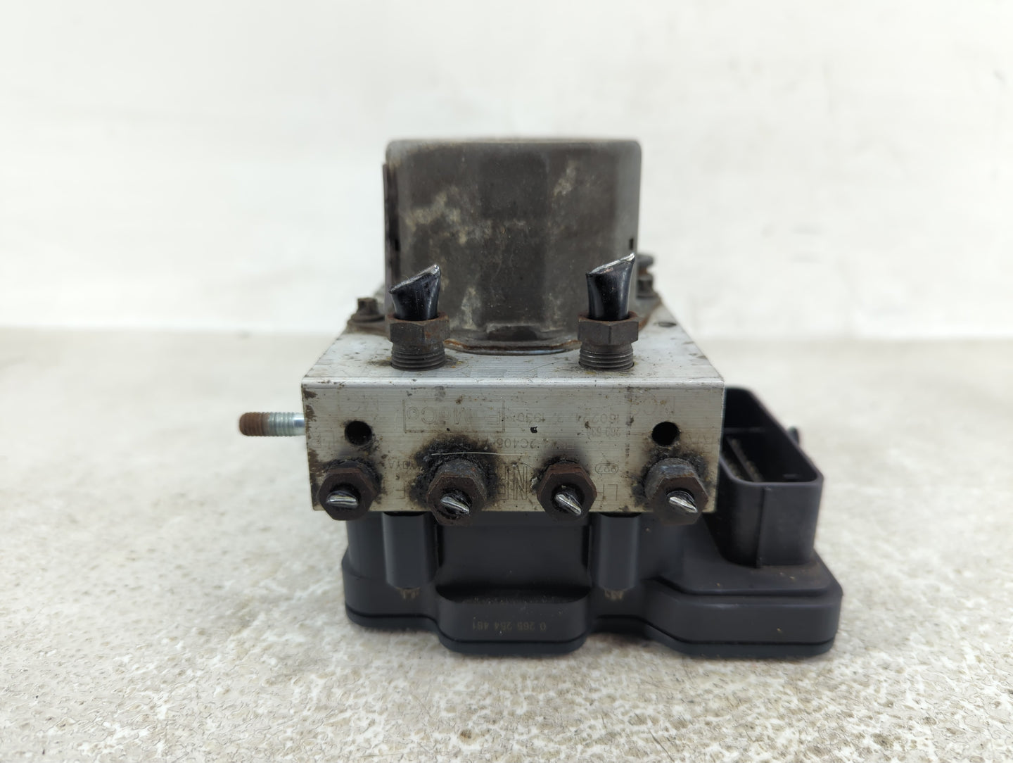2015-2019 Ford Transit-250 ABS Pump Control Module Replacement P/N:EK41-2C405-AA Fits Fits 2015 2016 2017 2018 2019 OEM Used