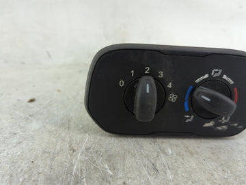 2016-2019 Ford Transit-350 Climate Control Module Temperature AC/Heater Replacement P/N:BK3T-19980-DT BK3T-19980-DU Fits OEM Used Auto Parts