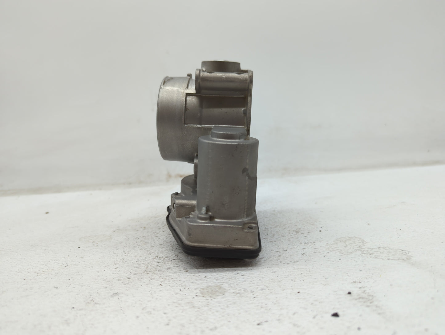 2014-2020 Ford Transit Throttle Body P/N:DS7E-9F991-AK DS7E-9F991-AD Fits Fits 2013 2014 2015 2016 2017 2018 2019 2020 OEM U