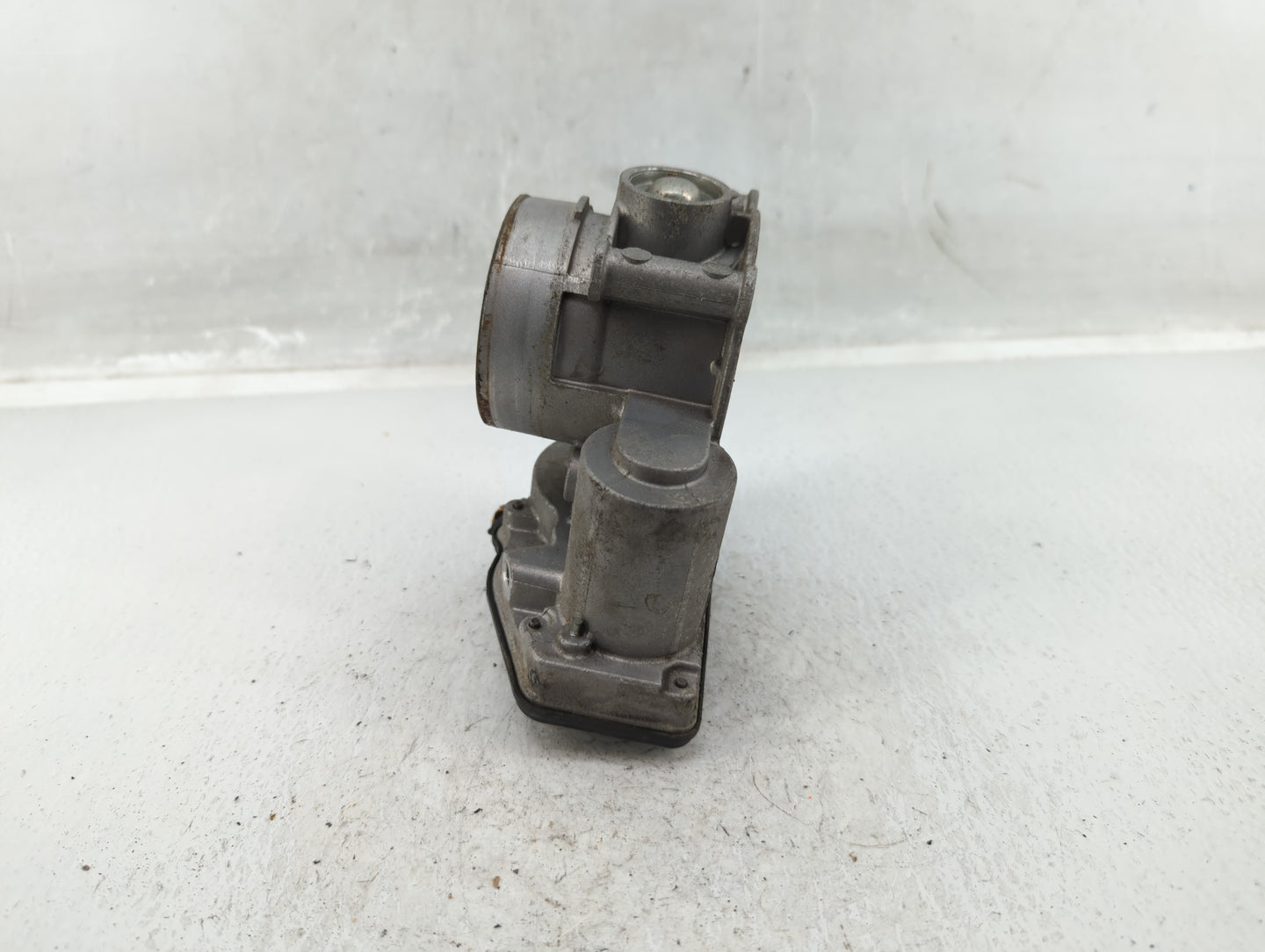 2014-2021 Ford Transit Throttle Body P/N:DS7E-9F991-AG Fits Fits 2013 2014 2015 2016 2017 2018 2019 2020 2021 2022 OEM Used 