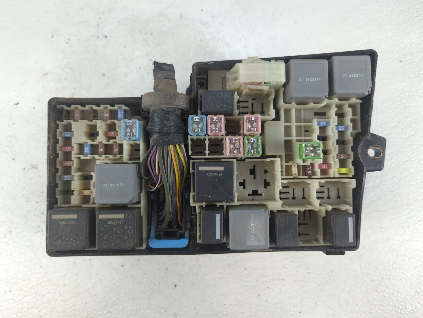 2016 Ford Transit Fusebox Fuse Box Panel Relay Module P/N:AV6T-14A067-AD Fits OEM Used Auto Parts - Oemusedautoparts1.com