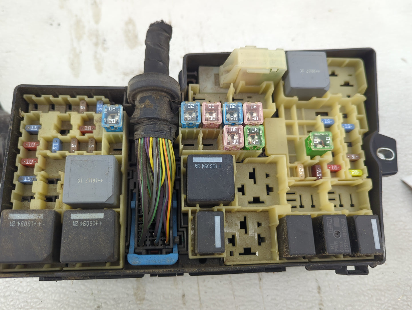 2016 Ford Transit Connect Fusebox Fuse Box Panel Relay Module P/N:AV6T-14A142-AB 8121T-14B132-A3 Fits OEM Used Auto Parts - 