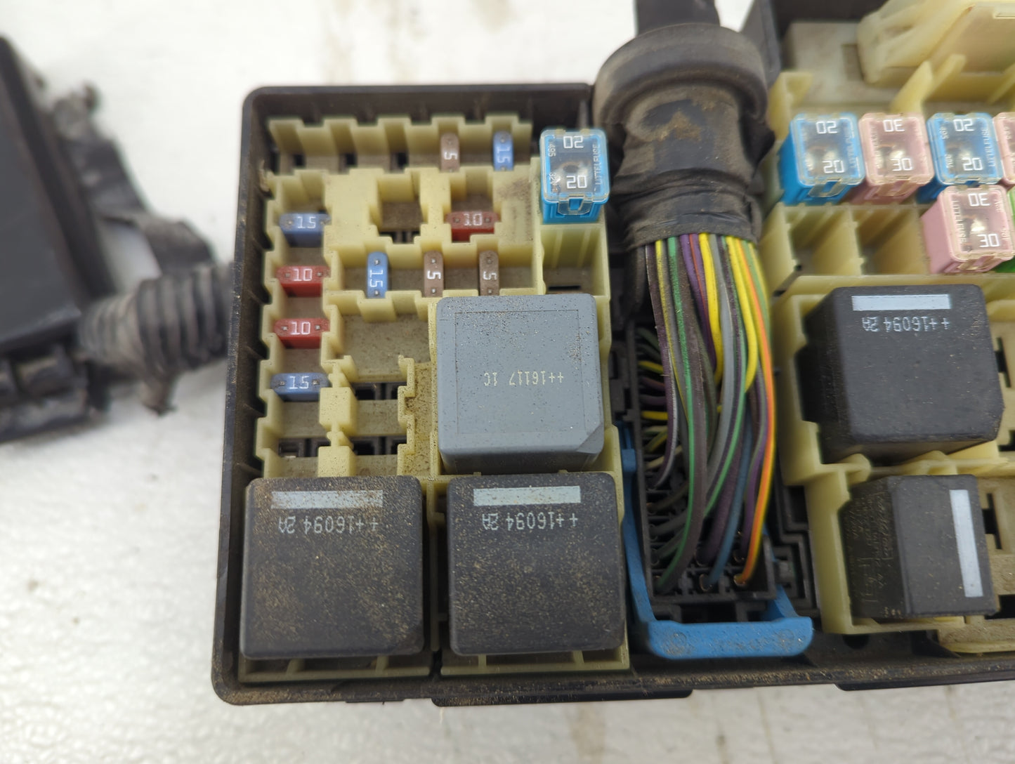 2016 Ford Transit Connect Fusebox Fuse Box Panel Relay Module P/N:AV6T-14A142-AB 8121T-14B132-A3 Fits OEM Used Auto Parts - 