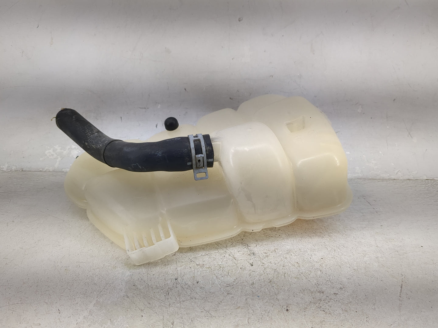 2014 Transit Connect Radiator Coolant Overflow Expansion Tank Bottle - Oemusedautoparts1.com