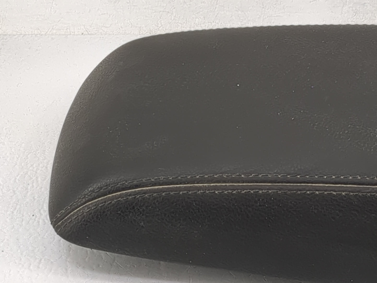 2016 Ford Transit Connect Center Console Armrest Cover Lid P/N:BCAJ011 8765630 Fits OEM Used Auto Parts - Oemusedautoparts1.