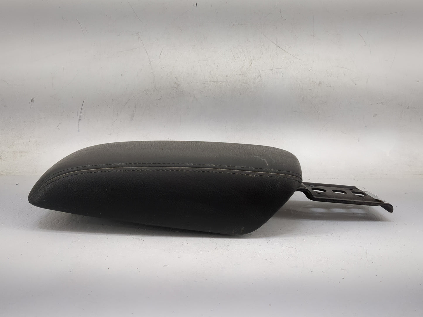 2016 Ford Transit Connect Center Console Armrest Cover Lid P/N:BCAJ011 8765630 Fits OEM Used Auto Parts - Oemusedautoparts1.
