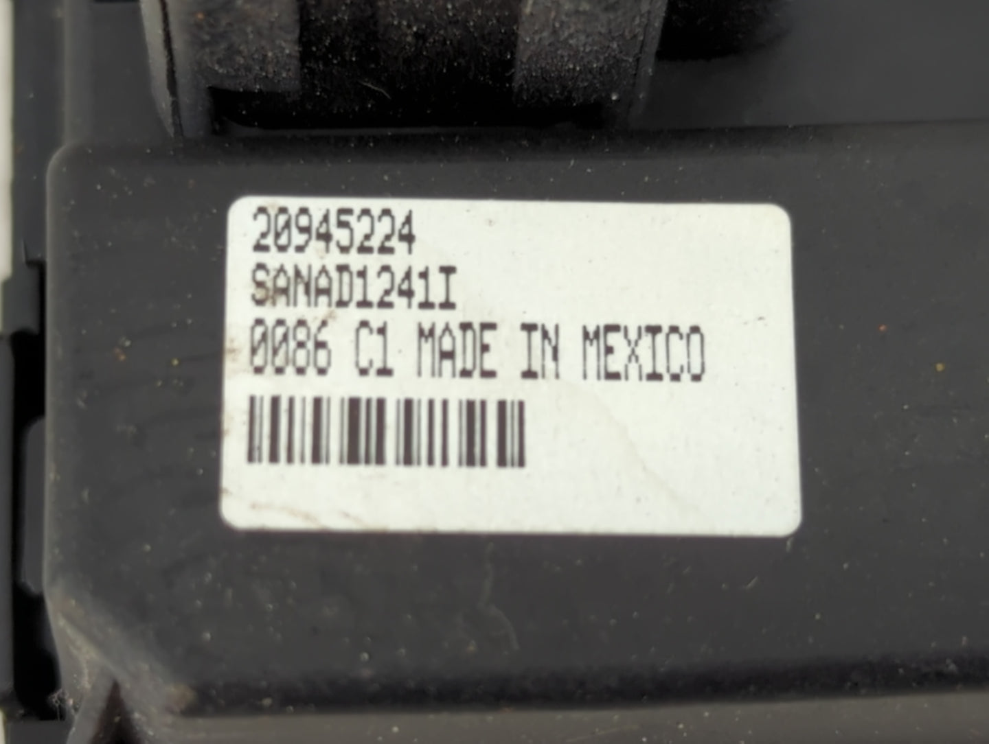 2007-2017 Gmc Acadia Master Power Window Switch Replacement Driver Side Left P/N:20945224 Fits OEM Used Auto Parts - Oemused