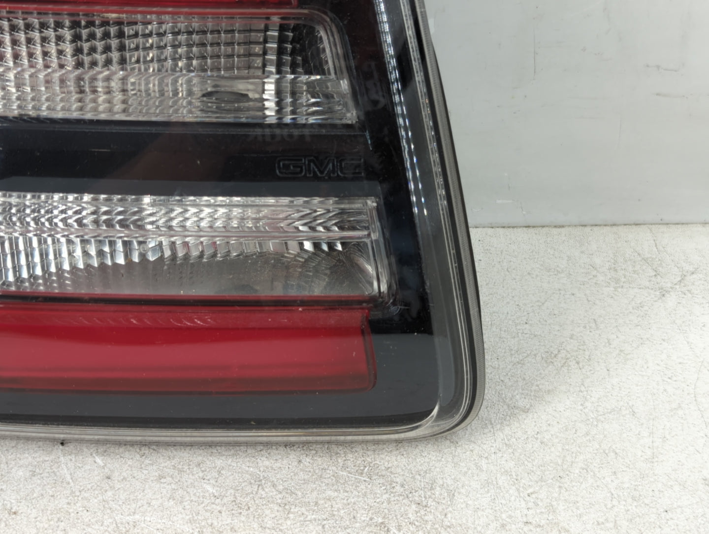 2013-2017 Gmc Acadia Tail Light Assembly Driver Left OEM Fits Fits 2013 2014 2015 2016 2017 OEM Used Auto Parts - Oemusedaut