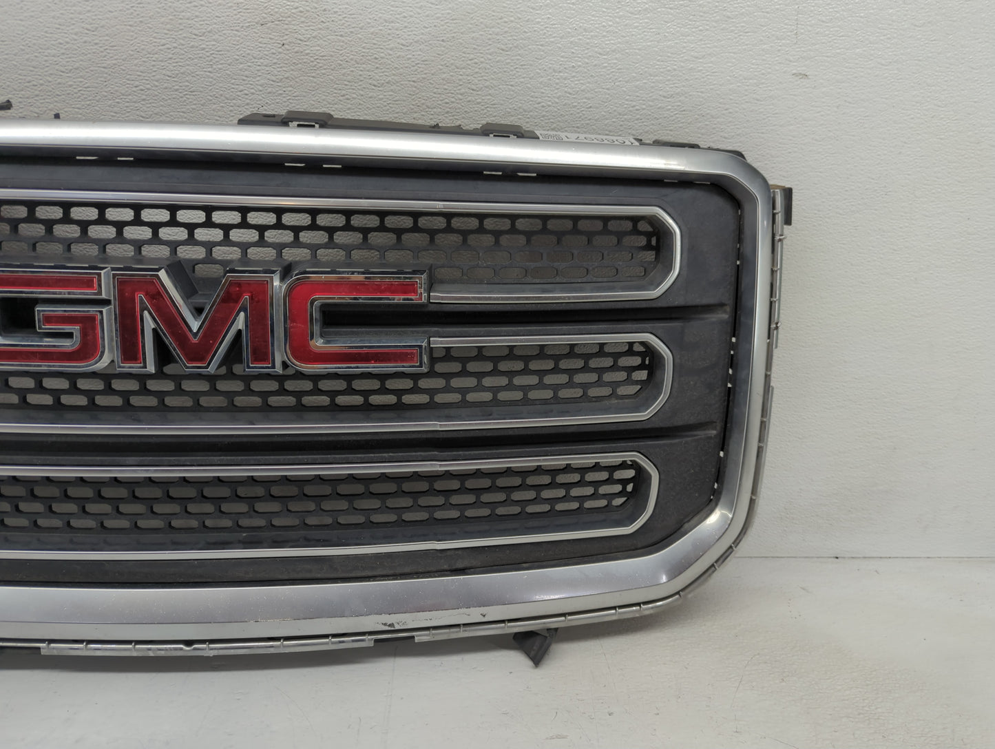 2013-2017 Gmc Acadia Front Grille Bumper Not Included - Oemusedautoparts1.com
